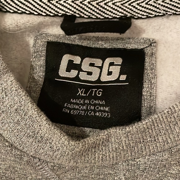 Men’s sweater with front pocket - Picture 2 of 2